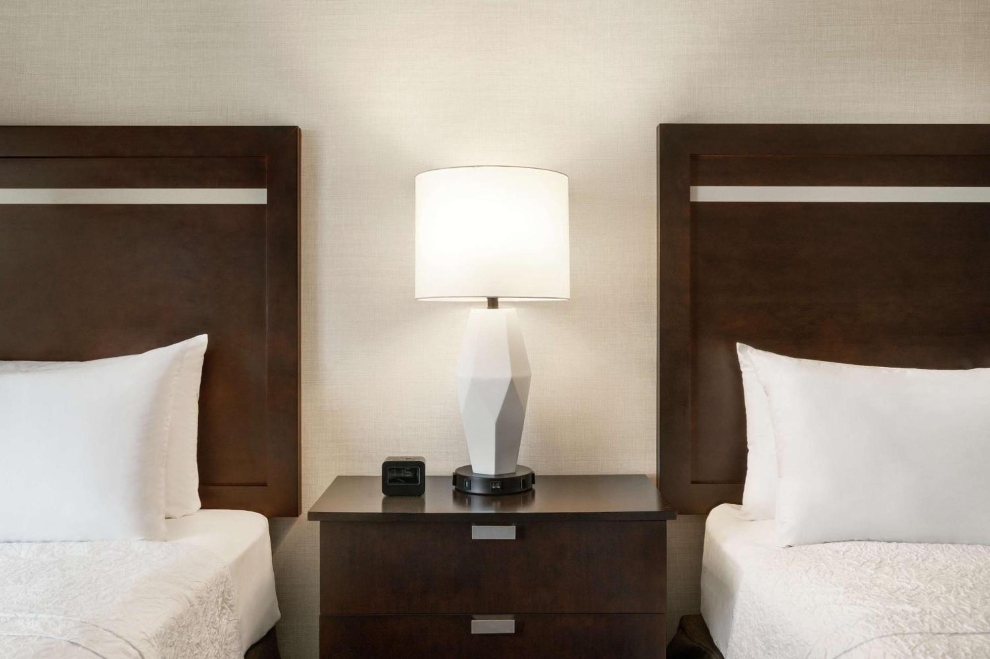 Hampton Inn Portland Downtown Waterfront Eksteriør bilde